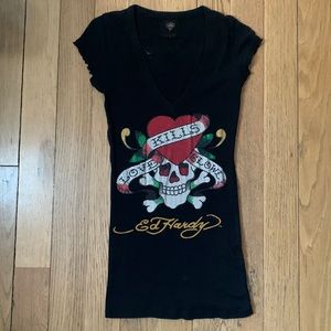 Ed Hardy cap sleeve t-shirt. Juniors large. Long body, black with details.